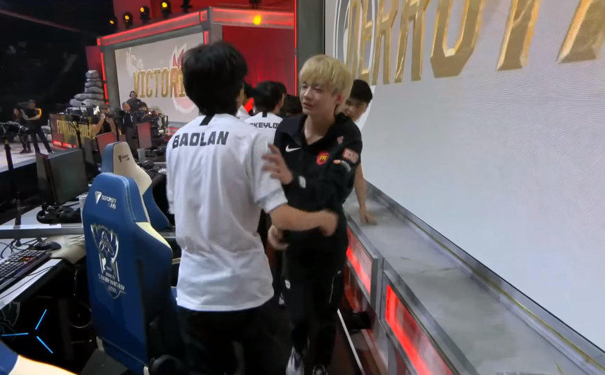 Invictus Gaming at Worlds 2019. Playoffs